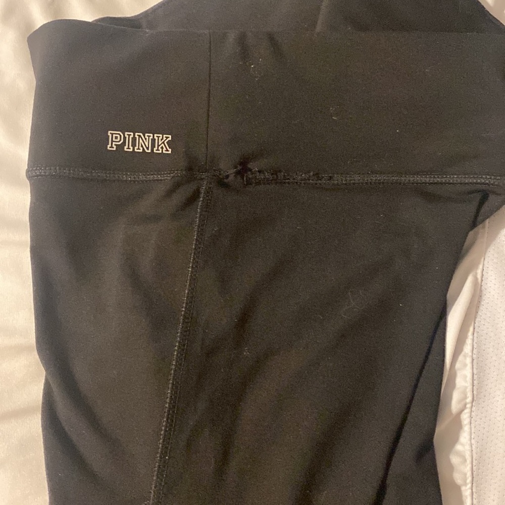 Clean wardrobe - Picture 3 of 4